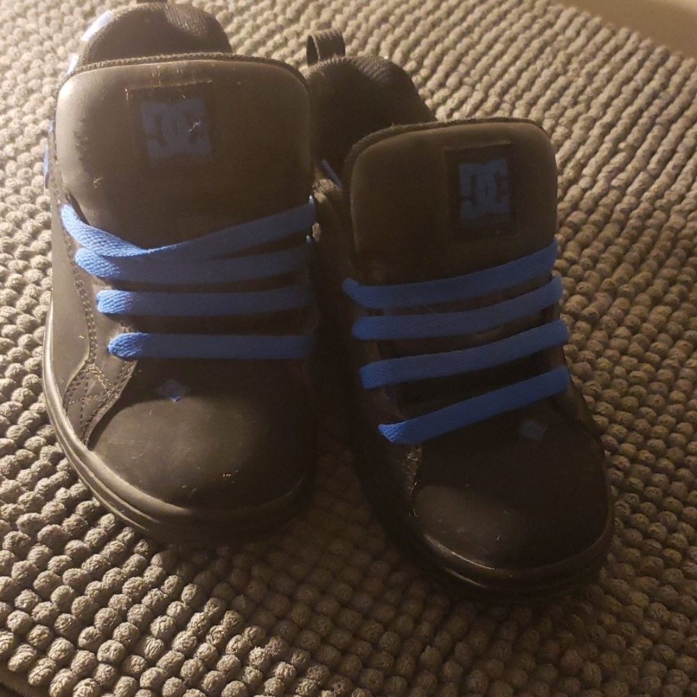 DC sneakers
